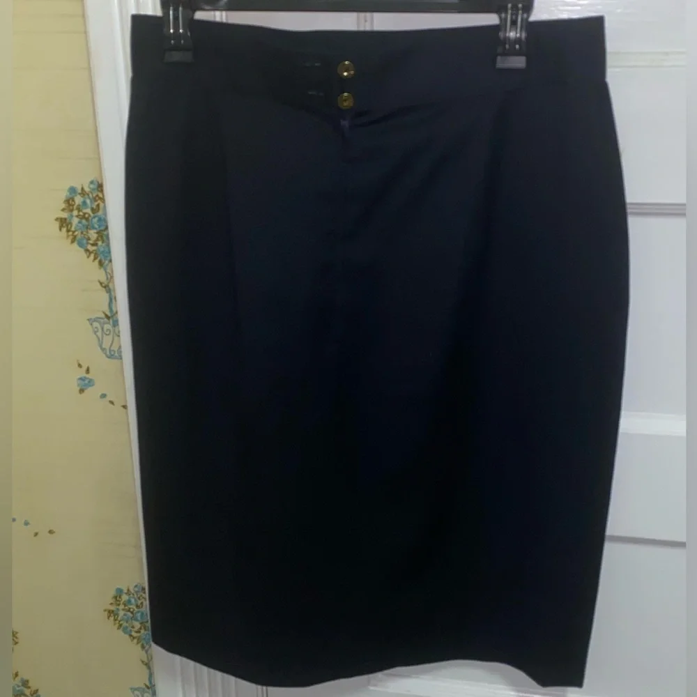 Chanel skirt in pre loved very good condition size 44